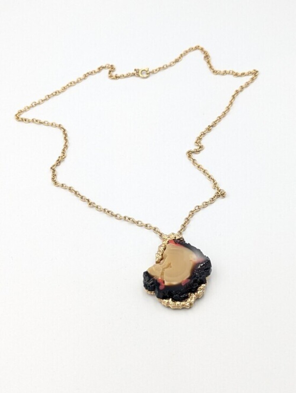 Vintage 1970s Sarah Coventry Faux Geode Gold Tone Chain Pendant Necklace